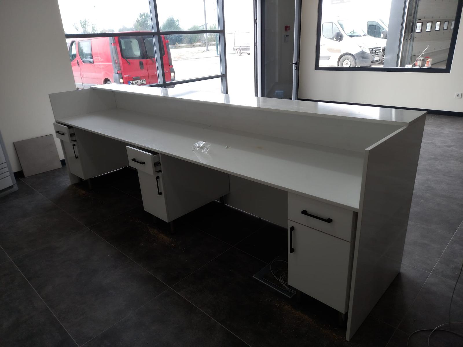 Multiple Advisor Desk
