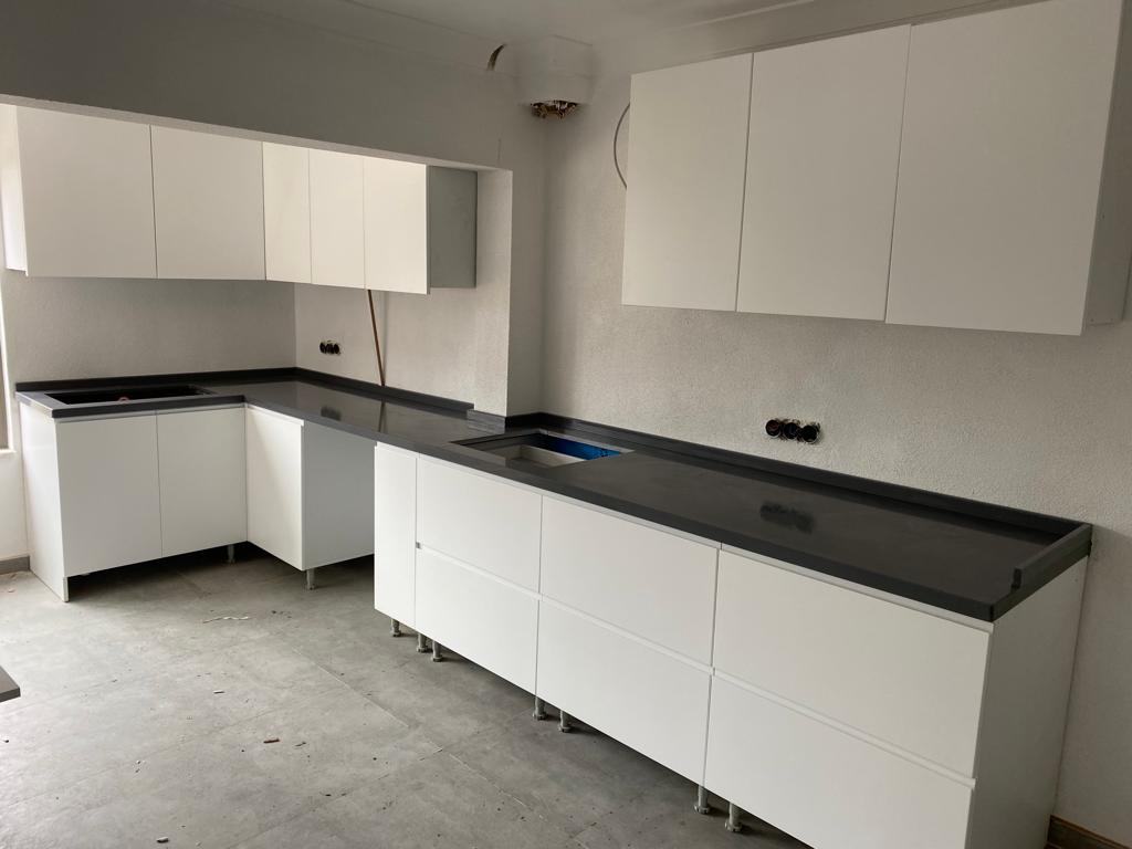 Handleless White Kitchen Cabinet