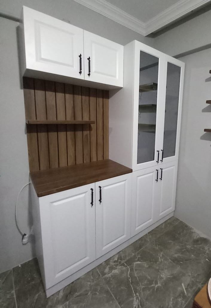 Wooden Detailed Corner